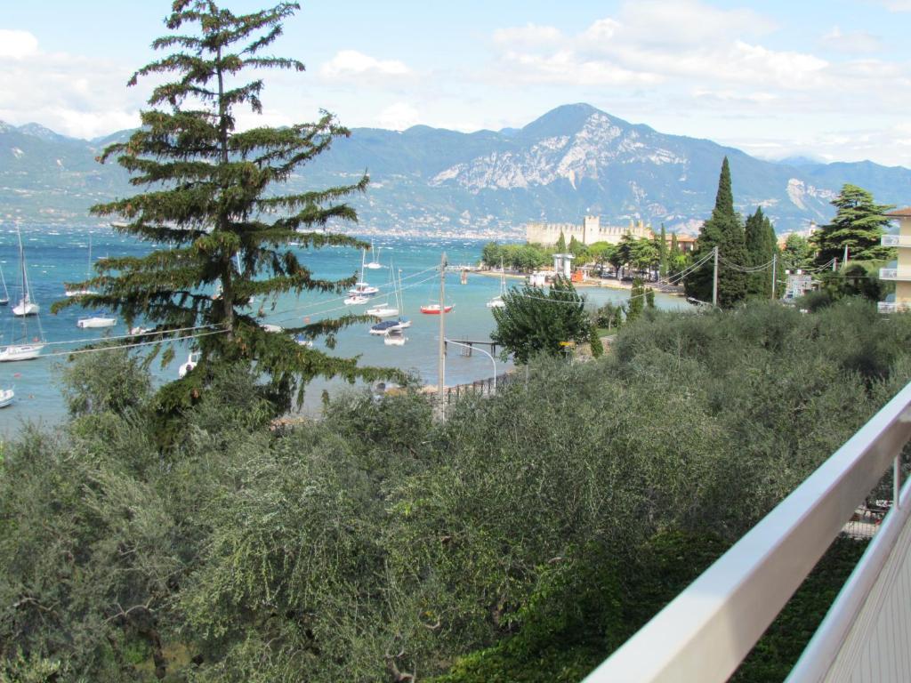 Hotel San Faustino Torri Del Benaco Exterior foto